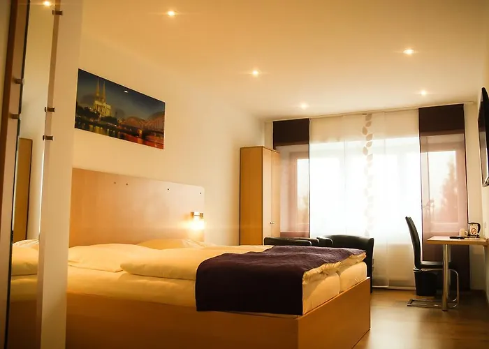 Hotel Waldlust B&B מלון