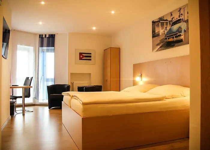 מלון Hotel Waldlust B&B 2*